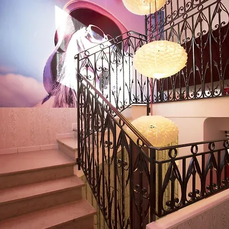 M Hotel 3*